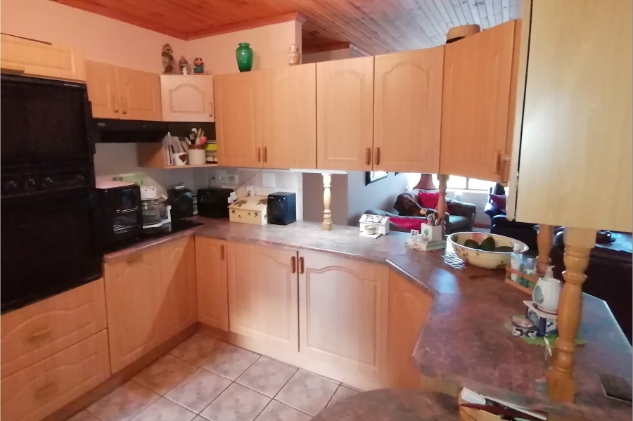 6 Bedroom Property for Sale in Bergsig Western Cape
